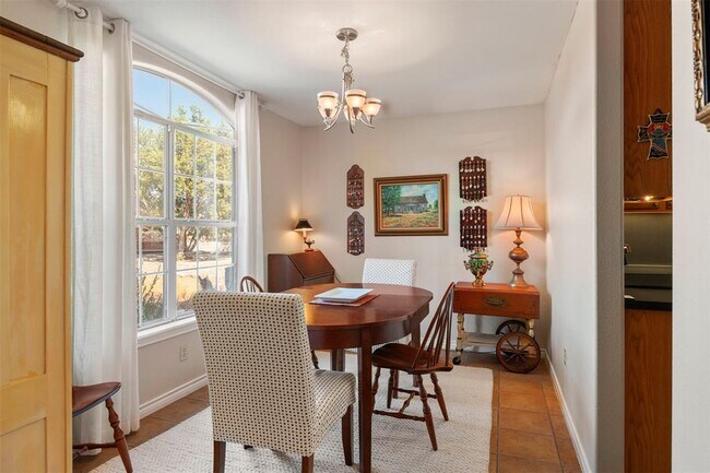 Building Photo - 28 Saddle Rock Ridge St