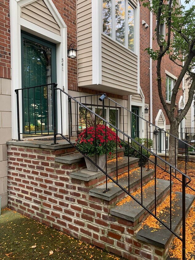 Primary Photo - 54E Ridgedale Ave