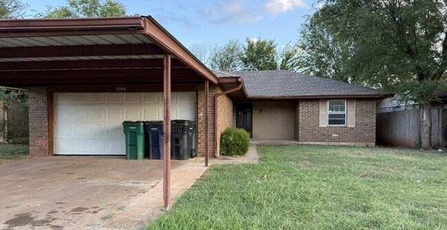 Building Photo - 3204 SE 56th St