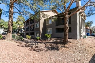 Building Photo - 2750 S Durango Dr