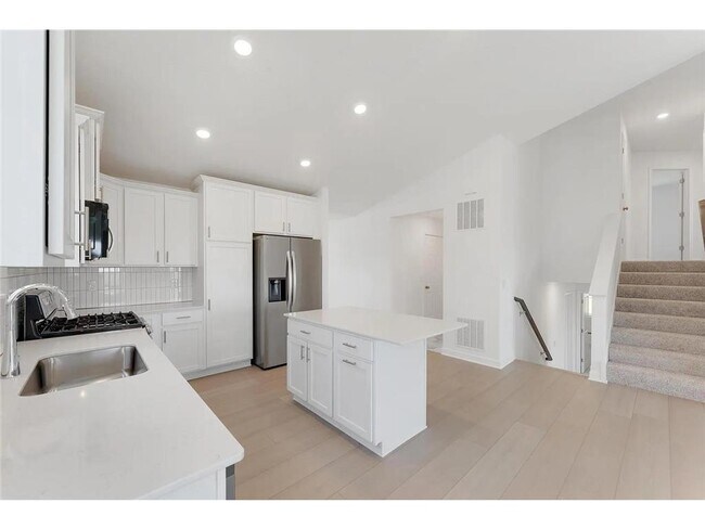 Foto del edificio - 2339 Jandell Ave NE