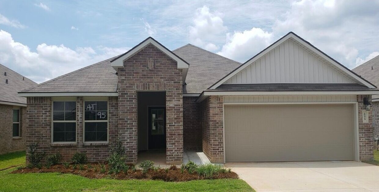 Foto principal - 28425 Evangeline Ln