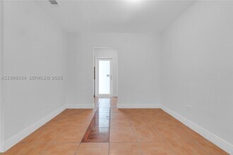 Building Photo - 1730-1732 NW 55th St