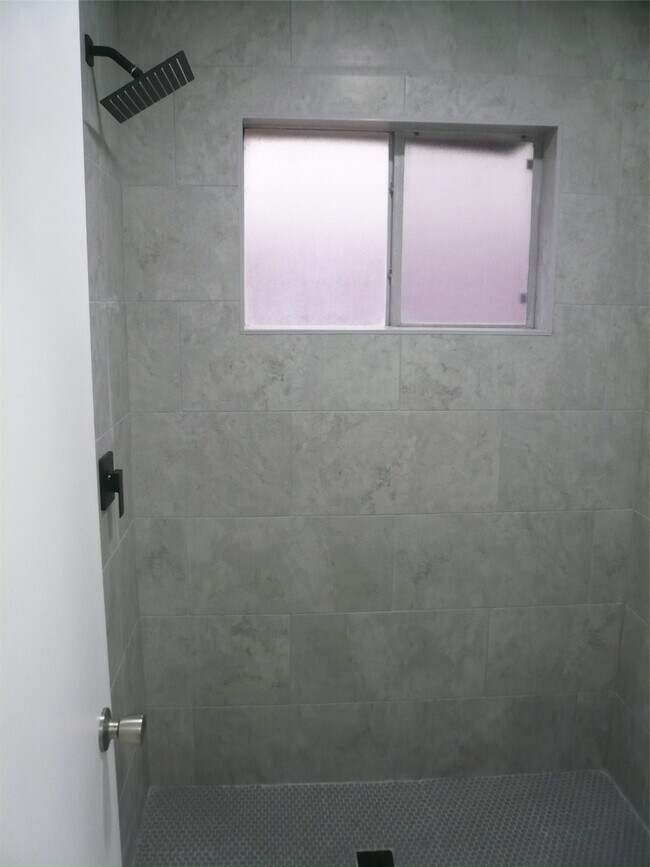 Building Photo - 4910 Hennington Dr