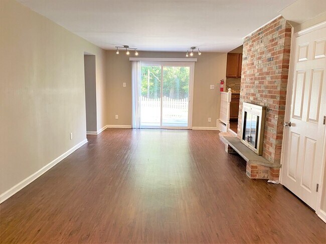 Building Photo - Beautiful Single Family Home