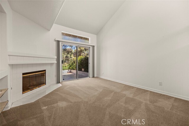 Building Photo - 553 S Glenhurst Dr