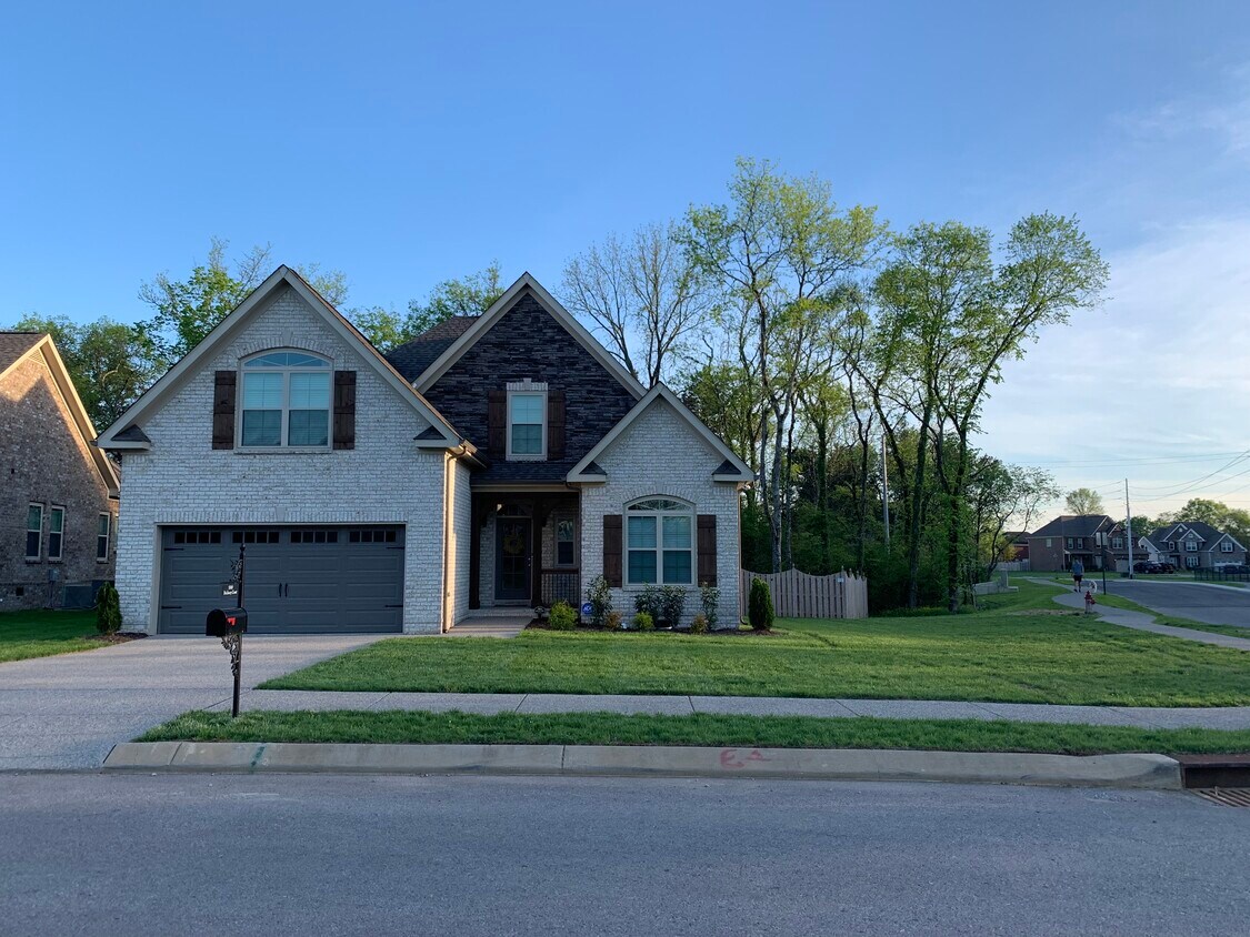 Foto principal - 5000 Brickway Ct