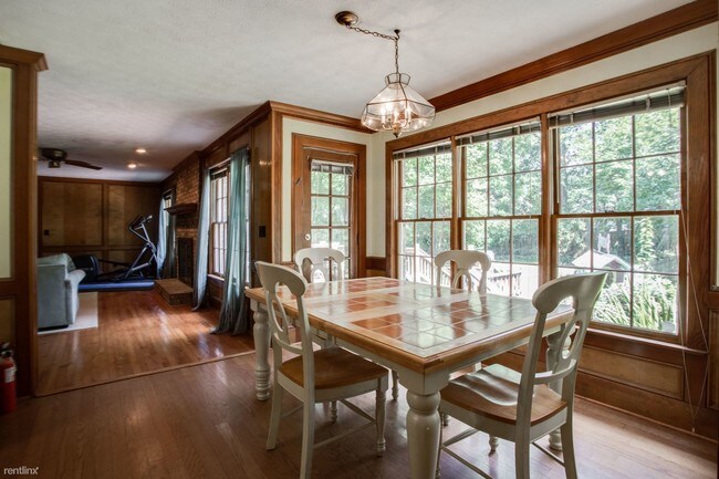 Building Photo - 3585 Mount Vernon Ct