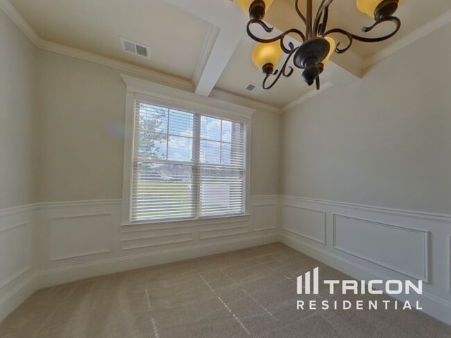 Building Photo - 349 Oatgrass Dr