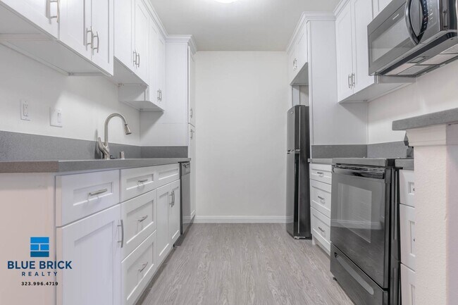 Foto del edificio - 8123 Langdon Ave