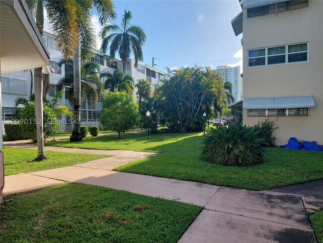 Foto del edificio - 1333 E Hallandale Beach Blvd