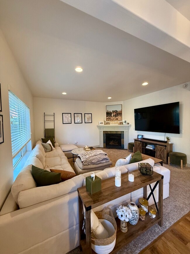 Building Photo - 3150 NE Angela Ave