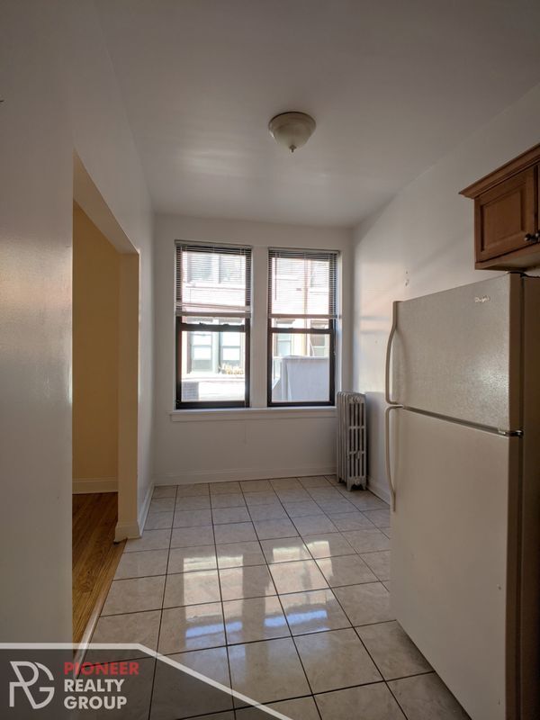 Foto del edificio - 2715 N Milwaukee Ave