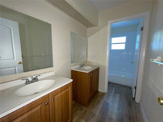 Building Photo - 451 Beech Ave