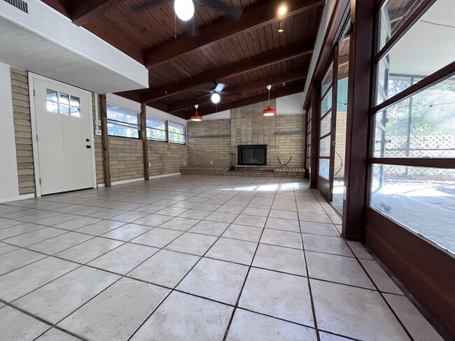 Building Photo - 3812 SW 15th St