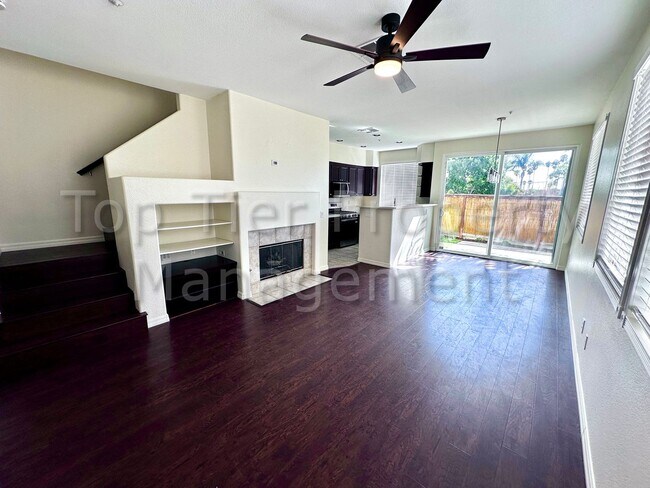 Building Photo - ***Encinitas 2 bed / 2.5 bath Condo in Gat...
