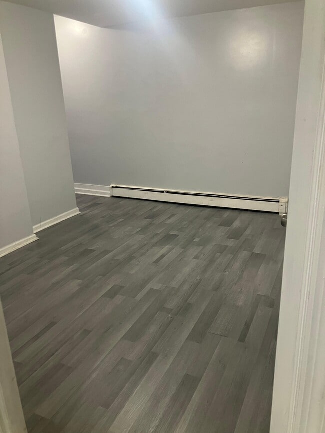 Photo - 106 Storms Ave (Jersey City, NJ) Apartment