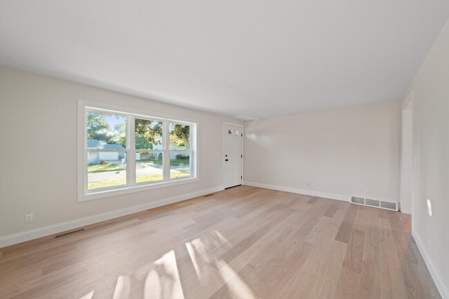 Foto del edificio - 1018 Bonnie Brae Ln
