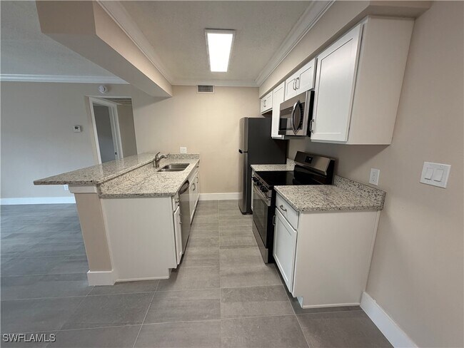 Foto del edificio - 5317 Summerlin Rd