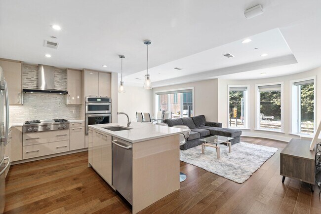 Building Photo - 100 Eton Row