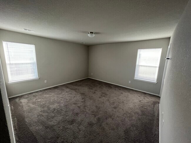 Building Photo - 1322 S Scissortail Ln