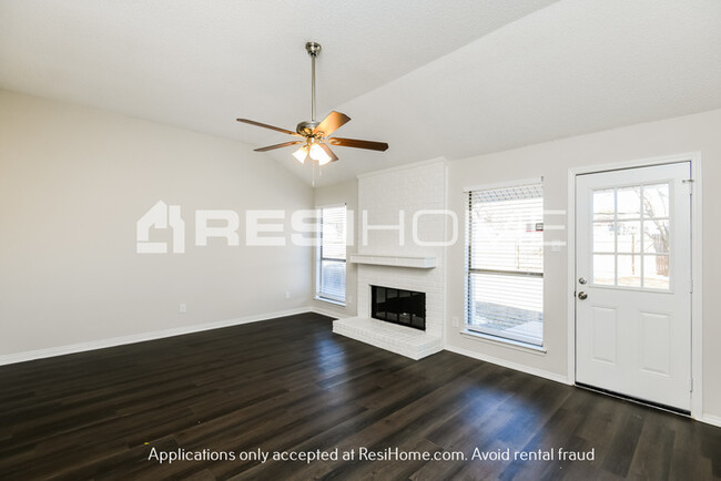 Building Photo - HOME FOR RENT!!