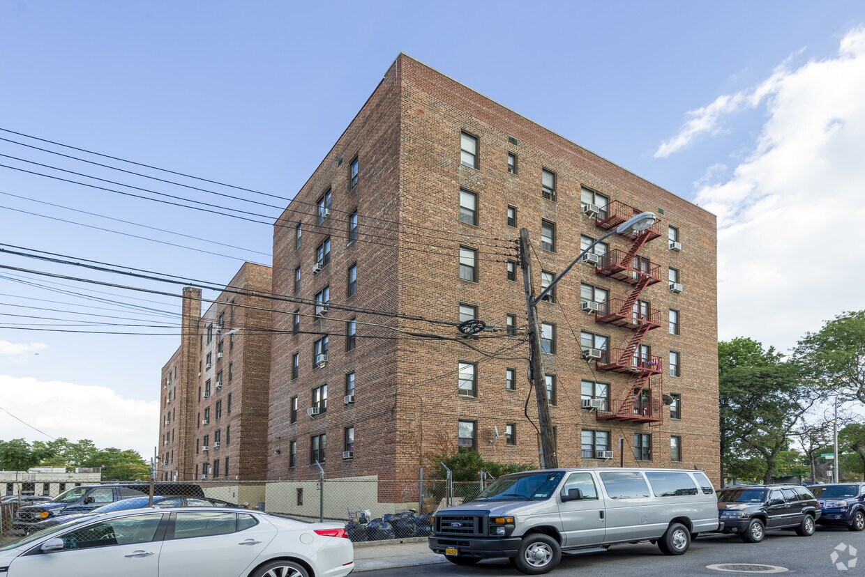 Foto del edificio - 3255 Shore Pky