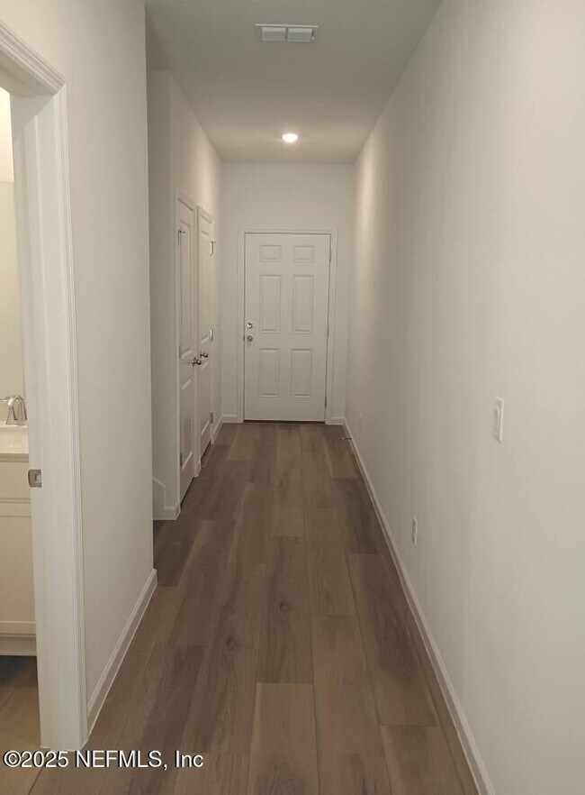 Foto del edificio - 555 Holly Lks Dr