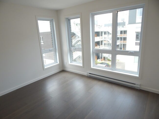 Building Photo - 580 Rue Nicolet