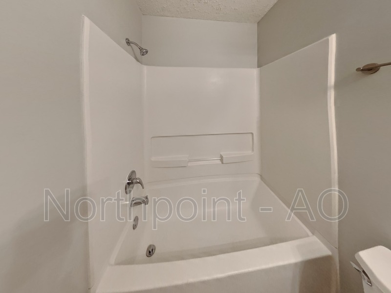 Primary Photo - 8667 Thomas Rd