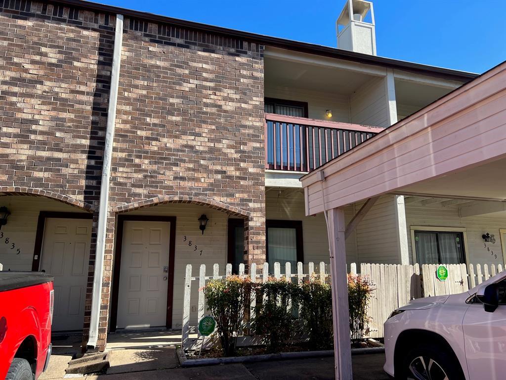 Foto principal - 3837 Tanglewilde St