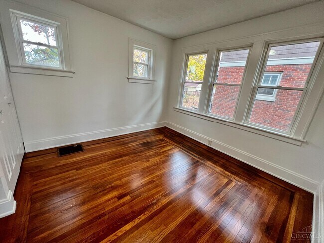 Building Photo - 5803 Saranac Ave