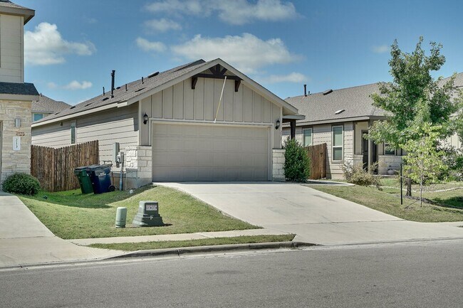 Building Photo - 217 La Dera Dr