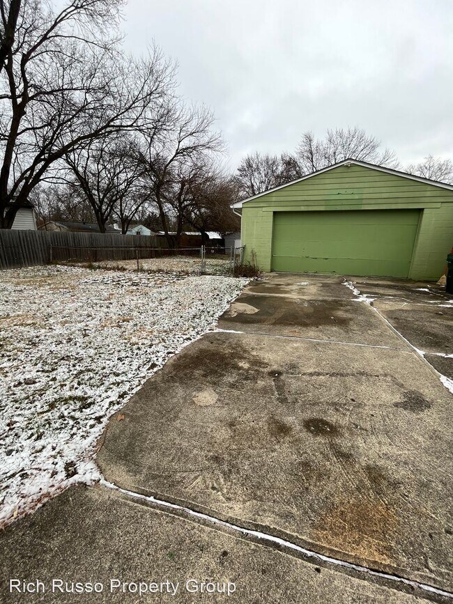 Foto del edificio - 3 br, 1 bath House - 4550 Stonehedge Road