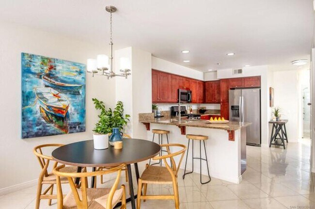 Building Photo - Spacious 4BR/4BA Tri-Level Coastal Townhome | 2 Car Garage | Washer & Dryer | Point Loma
