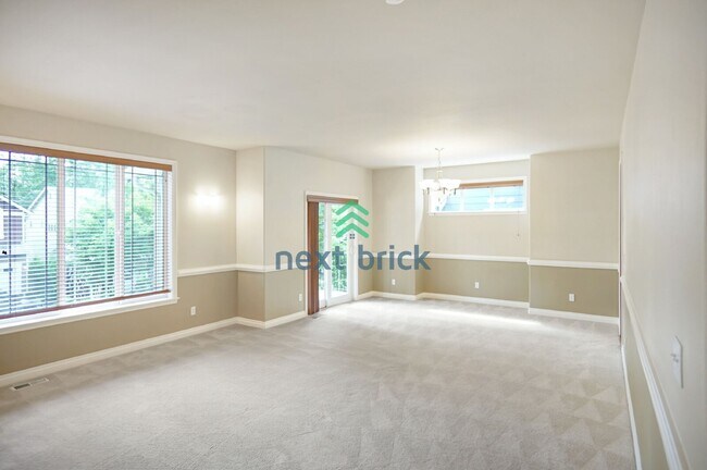 Foto del edificio - Stunning 3-Bedroom, 3.5-Bathroom Home in Desirable Woodinville