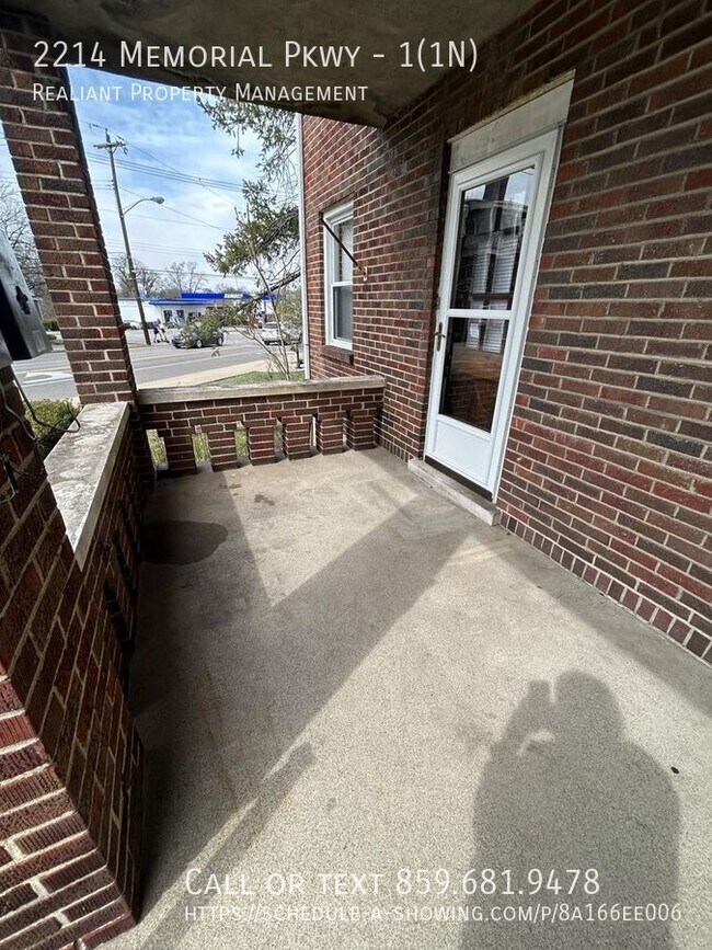 Building Photo - 2214 Memorial Pkwy