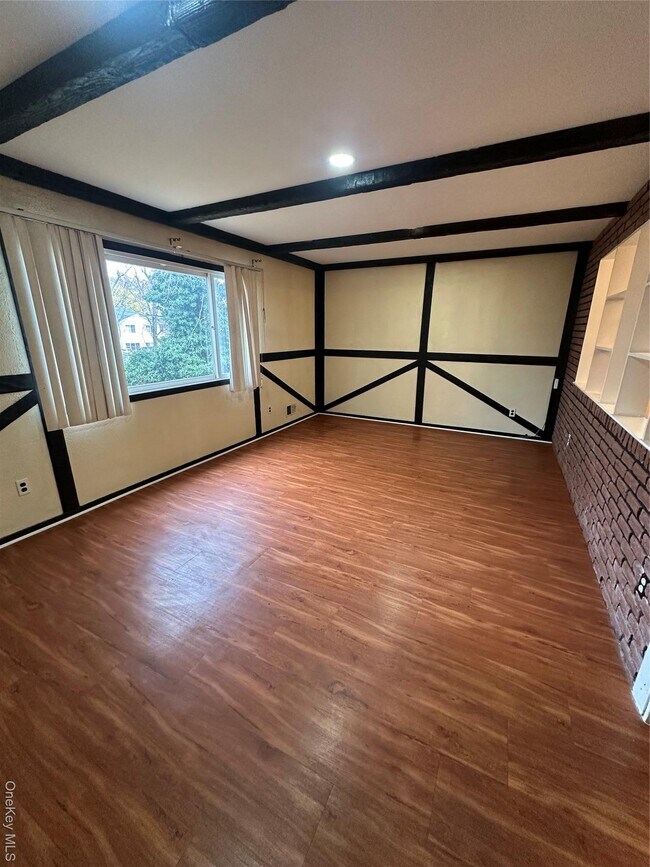 Foto del edificio - 69 Gerow Ave