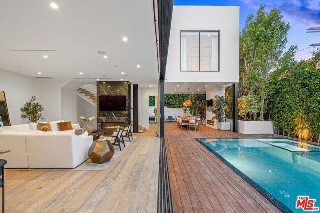 Foto del edificio - 133 N Edinburgh Ave