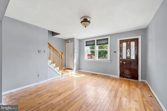Building Photo - 4814 Devereaux St