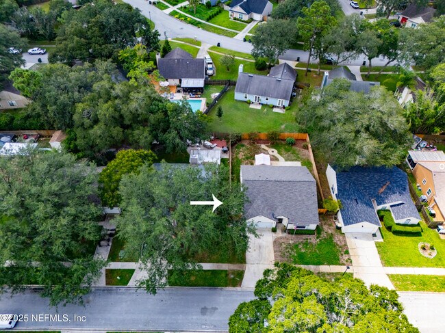 Building Photo - 14180 Hampton Falls Dr N