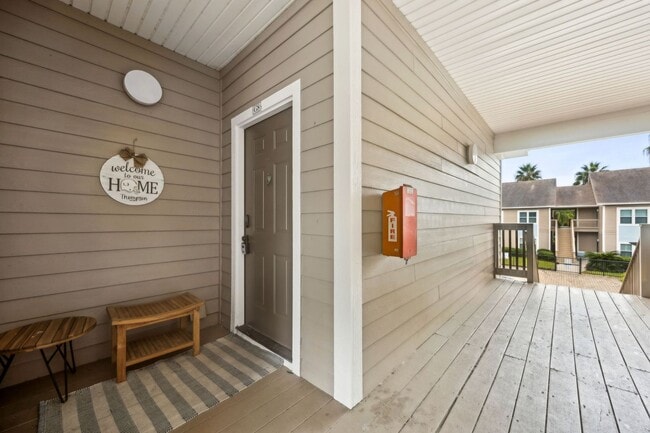 Building Photo - Coastal Condo Living in Gated Fernandina Beach Community – Pool, Hot Tub & Prime Location