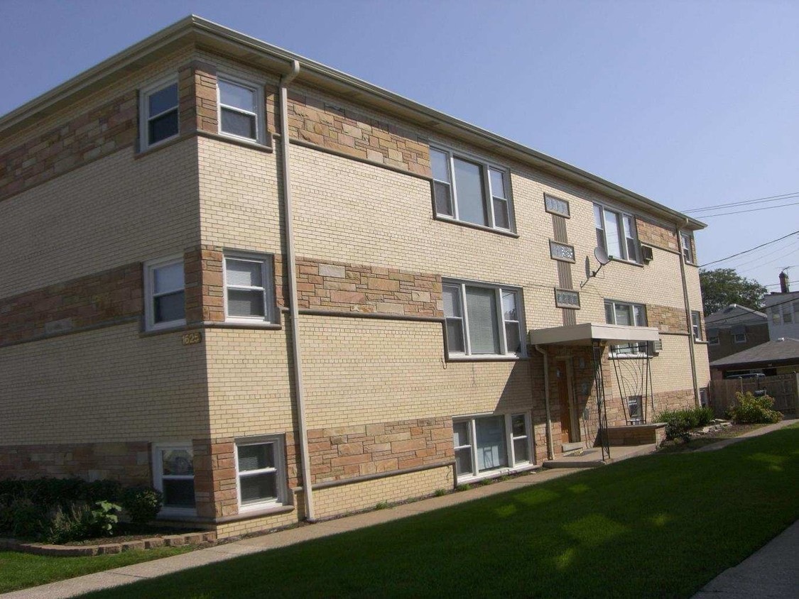 1625 S Harlem Ave, Berwyn, IL 60402 Apartments in Berwyn, IL