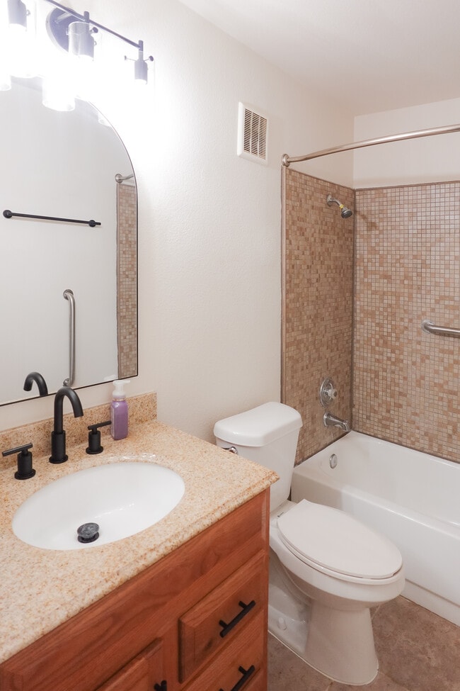 Building Photo - 4119 Medical Dr