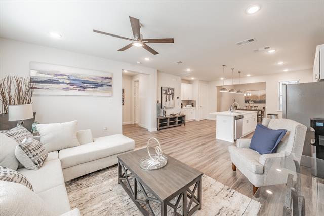 Foto del edificio - 9713 Thorncrown Ln