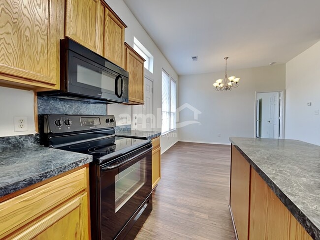 Foto del edificio - 1410 Loma Linda Ter