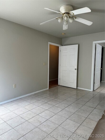 Foto del edificio - 14860 S Broadway St