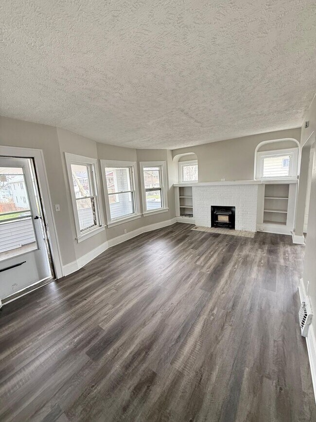 Foto del edificio - 1754 Algonac Rd