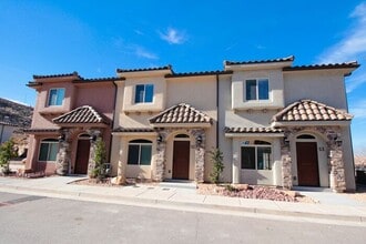 Building Photo - 2075 S Sir Monte Dr