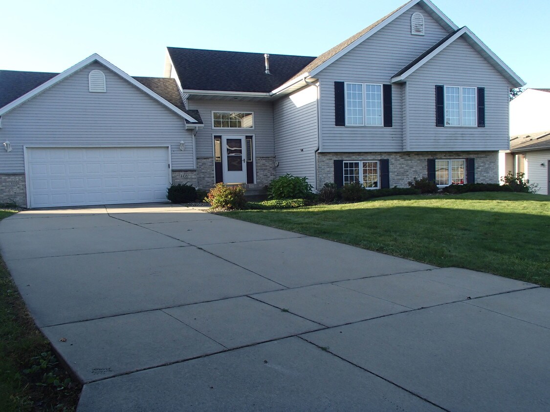 Primary Photo - 4438 Durham Ln NW